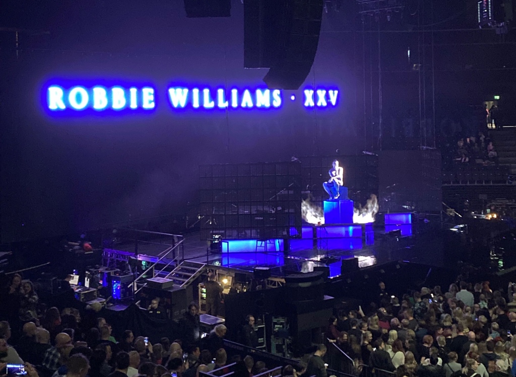 robbie williams XXV concert stage